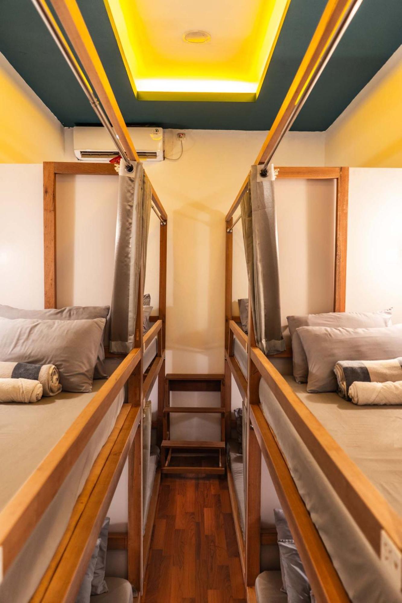 Wonderloft Hostel Jogja Jogjakarta Buitenkant foto