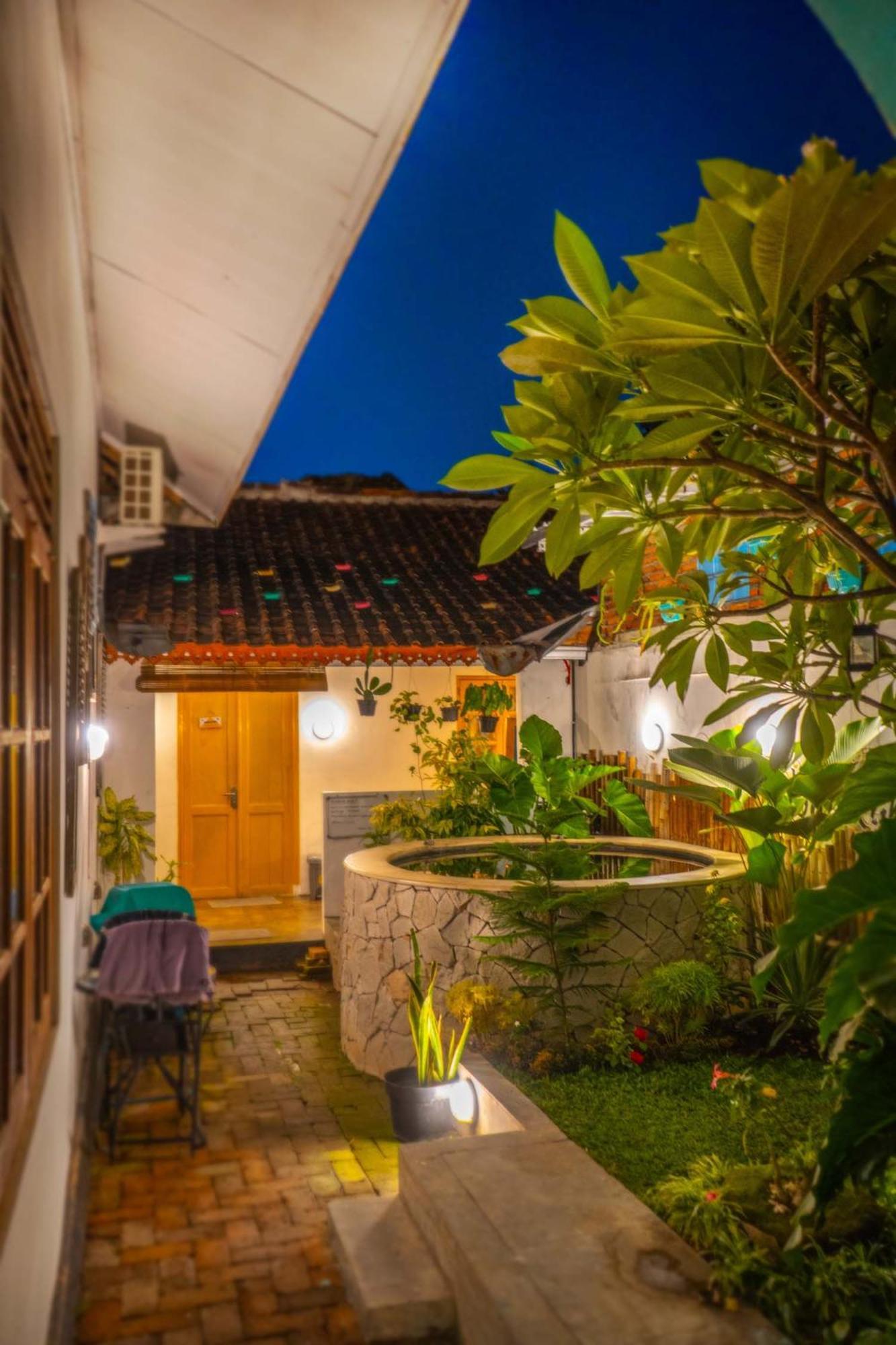 Wonderloft Hostel Jogja Jogjakarta Buitenkant foto